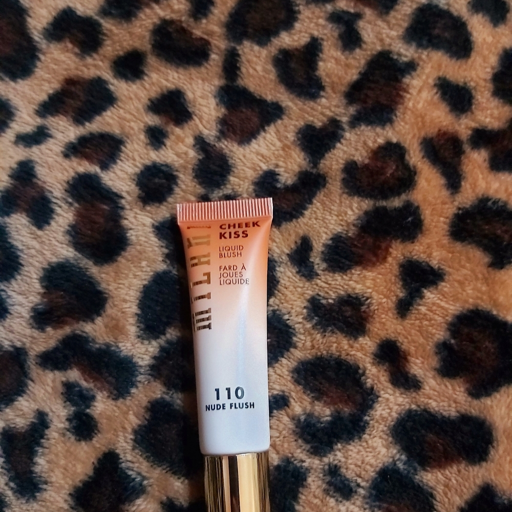 Milani Cheek - Picture 6 of 9